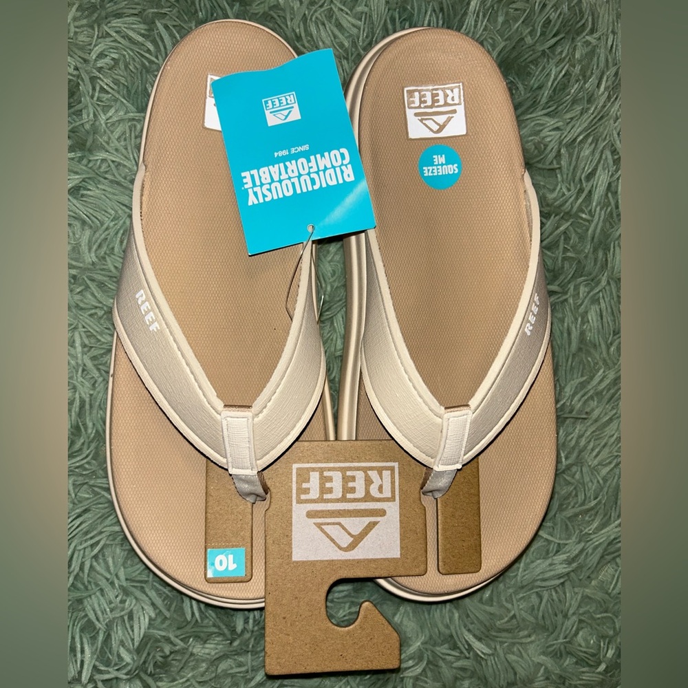 NWT reef flip flops